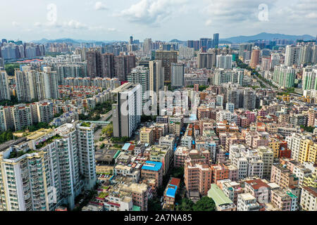 --FILE--paesaggio di alta rising edifici nella città di Shenzhen, Cina del sud della provincia di Guangdong, 22 aprile 2019. La Cina sarà costruire la città del sud Foto Stock