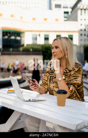 Donna d'affari a Londra Foto Stock