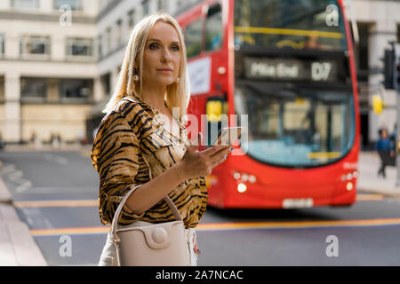 Donna d'affari a Londra Foto Stock