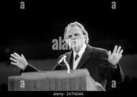 Billy Graham un evangelista cristiano americano che parla a Bristol, Inghilterra nel 1984. Uno degli eventi di His'Mission England. Foto Stock