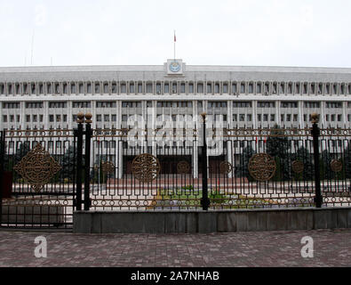 Casa bianca ufficio del Presidente a Bishkek Foto Stock