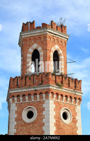 Vecchio e storico della torre di vedetta al Porta Nuova dell'Arsenale Foto Stock