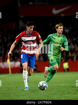 Granada, Spagna. 03 Nov, 2019. Granada CF player Carlos Fernandez visto in azione durante la Liga Santander corrispondono tra Granada CF e Real Sociedad.(punteggio finale; Granada CF 1:2 Real Sociedad) Credito: SOPA Immagini limitata/Alamy Live News Foto Stock