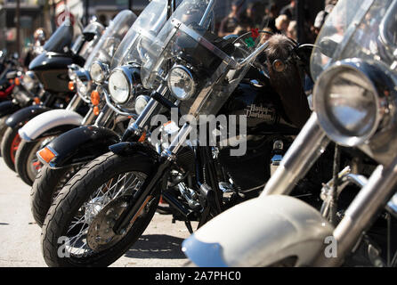 Houston, Stati Uniti d'America. 3 Novembre, 2019. Motocicli sono visibili durante il Lone Star Rally in downtown Galveston, Texas, negli Stati Uniti il 9 novembre 3, 2019. L annuale Lone Star Rally è uno degli eventi più attesi in Galveston. Credito: Yi-Chin Lee/Xinhua/Alamy Live News Foto Stock