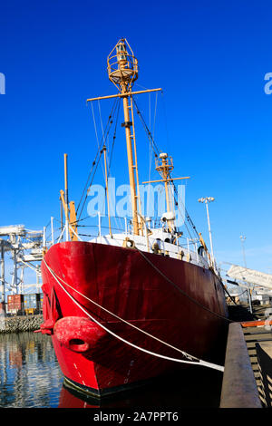 Sollievo Lightship museum, porto di Oakland, contea di Alameda, California, Stati Uniti d'America Foto Stock