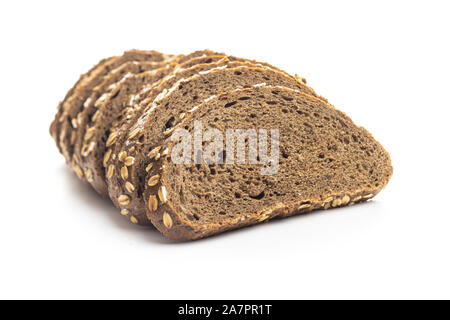 Insieme a fette di pane di grano con fiocchi di avena. Pane integrale isolati su sfondo bianco. Foto Stock