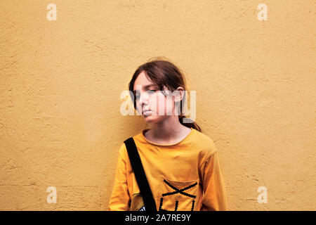 Moody ragazzo da parete. Foto Stock