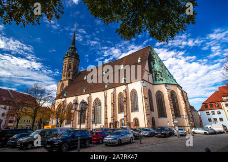 Bautzen, Germania. Xvii oct, 2019. La cattedrale di san Pietro nella città vecchia. Bautzen, alto sorabo Budy?in, è una grande città distretto nella parte orientale della Sassonia. La città si trova sul fiume Sprea e è la sede del distretto di Bautzen district, che è chiamato dopo di esso. Credito: Jens Büttner/dpa-Zentralbild/ZB/dpa/Alamy Live News Foto Stock