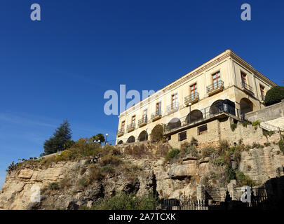 Ronda, Spagna 30 ottobre 2019: il lusso Parador de Ronda hotel nel cuore di Ronda, Spagna Foto Stock