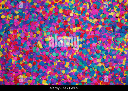 Foto macro di graffette multicolore. Sfondo luminoso fatto di graffette  colorate, primo piano Foto stock - Alamy