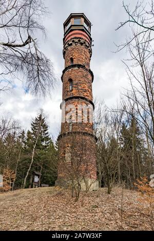 Kopanina Lookout Tower nei pressi del villaggio di Mala Skala nella zona chiamata Paradiso Boemo. Foto Stock