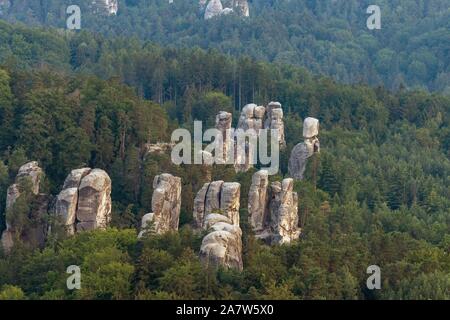 Riprese aeree. Hruba Skala rock città nel paradiso boemo Foto Stock