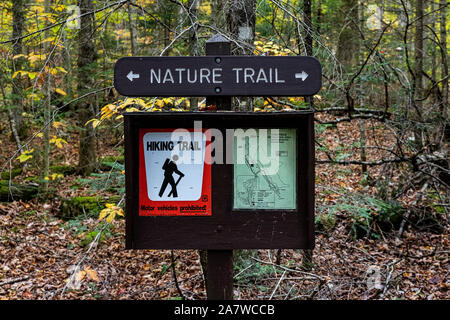 Sentiero escursionistico segno in Texas Falls, Hancock, Vermont, USA. Foto Stock