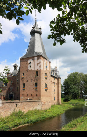 Torre del Castello di Doorwerth nei Paesi Bassi in estate Foto Stock