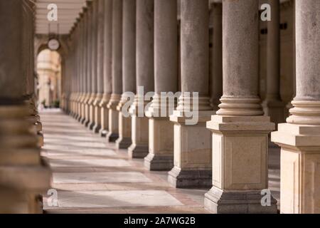 Colonnato Mill nella città termale di Karlovy Vary Foto Stock