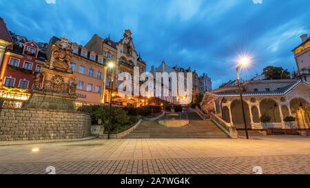 Colonnato Trzni nella città termale di Karlovy Vary Foto Stock