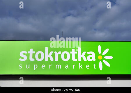 Lublin, Polonia. 11/03/2019 il polacco supermercato 'Stokrotka logo" Foto Stock