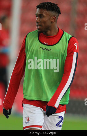 Stoke on Trent, Regno Unito. 04 Nov, 2019. durante il cielo EFL scommessa match del campionato tra Stoke City e West Bromwich Albion a bet365 Stadium, Stoke-on-Trent, Inghilterra. Foto di Jurek Biegus. Solo uso editoriale, è richiesta una licenza per uso commerciale. Nessun uso in scommesse, giochi o un singolo giocatore/club/league pubblicazioni. Credit: UK Sports Pics Ltd/Alamy Live News Foto Stock