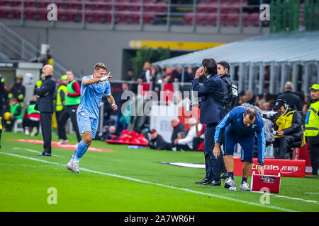 Milano, Italia. 3 Novembre, 2019. felicità Ciro immobile (ss lazio)durante l'AC Milan vs S.S. Lazio, italiano di calcio di Serie A del campionato Gli uomini in Milano, Italia, 03 novembre 2019 - LPS/Fabrizio Carabelli Credito: Fabrizio Carabelli/LP/ZUMA filo/Alamy Live News Foto Stock