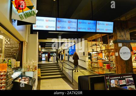 La città di Quebec, Canada -31 OTT 2019- Vista delle Halles Cartier Le Petit Quartier, un mercato e centro commerciale sulla Avenue Cartier in Quebec City. Foto Stock