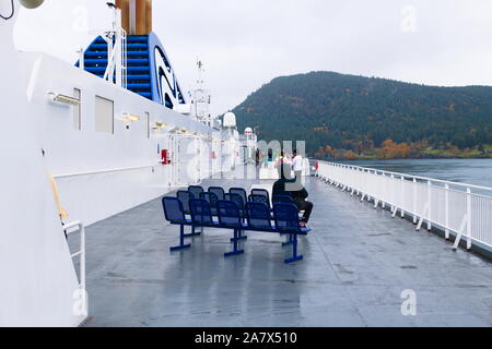 A bordo della celebrazione costiere traghetto, British Columbia, Canada Foto Stock