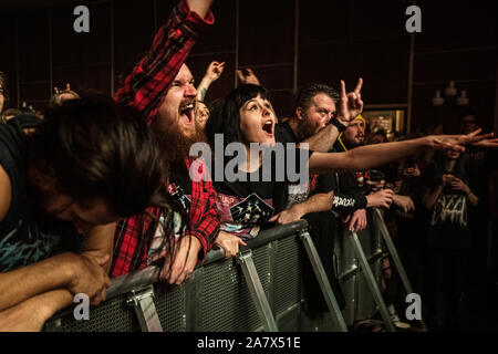 Copenhagen, Danimarca. 01st, novembre 2019. Heavy Metal tifosi assistere a un concerto dal vivo con il belga band death metal interrotta in VEGA in Copenhagen. (Photo credit: Gonzales foto - Pietro Troest). Foto Stock