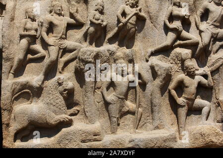 Arjuna la penitenza, bassorilievo carving, Mamallapuram, Tamil Nadu, India Foto Stock