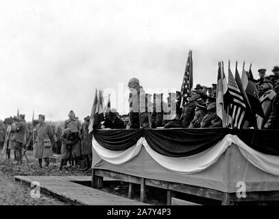 Presidente Woodrow Wilson offrendo indirizzo di Natale ai soldati del A.E.F. Langres, Haute Marne, Francia ca. 12/25/1918 Foto Stock