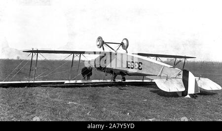 Gli aeroplani - Gli incidenti - servizio aereo. Relitto causata dal motore andando morto. Chanute Campo, ILL Foto Stock