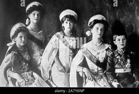 Lo Zar i bambini Granduchessa Tatiana, Marie, Anastasia, Olga e Czarevitch Foto Stock