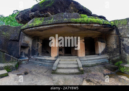 Grotte Kanheri città stato di Mumbai Maharashtra in India. Si tratta di uno dei monumenti antichi e vecchio tempio la costruzione di relativi a Dio budha. Esso è situato nel mi Foto Stock