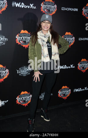 Arrivando per la Shocktober Fest premere la notte, VIP notte di Halloween per spaventare il parco attrazione a Tulley's Farm Crawley. 04.10.19 con: Jess Impiazzi dove: Londra, Regno Unito quando: 05 Ott 2019 Credit: WENN.com Foto Stock