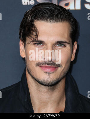 LOS ANGELES, CALIFORNIA, STATI UNITI D'America - 03 novembre: Gleb Savchenko arriva a ABC 'Dancing con le Stelle' stagione 28 Top sei finalisti partito svoltasi a Dominique Ansel al Grove il 4 novembre 2019 a Los Angeles, California, Stati Uniti. (Foto di Xavier COLLIN/Image Press Agency) Foto Stock