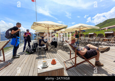 Hotel Kunboden terrazza di Fiescheralp, Svizzera Foto Stock