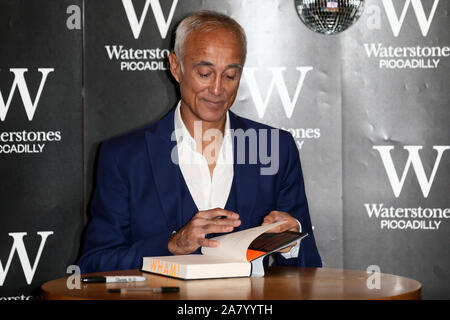 La Andrew Ridgeley libro firma a Waterstones Piccadilly offre: Andrew Ridgeley dove: Londra, Regno Unito quando: 05 Ott 2019 Credit: Mario Mitsis/WENN.com Foto Stock