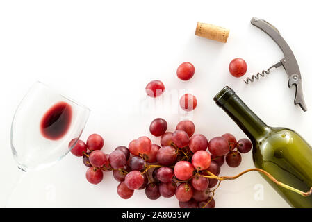 Il gusto del vino e il vino rosso Uva, close-up Foto Stock
