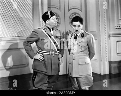 JACK OAKIA come dittatore Napaloni di batteri e Charlie Chaplin come adenoideo Hynkel dittatore di Tomania in il grande dittatore 1940 Direttore / scrittore Charles Chaplin foto di William Wallace una società di produzione / Charles Chaplin Productions / United Artists Foto Stock