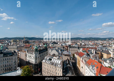 Paesaggio urbano di Vienna dalla parte superiore dell'Acquario, Esterhazy Park, Mariahilf Vienna, Austria Foto Stock