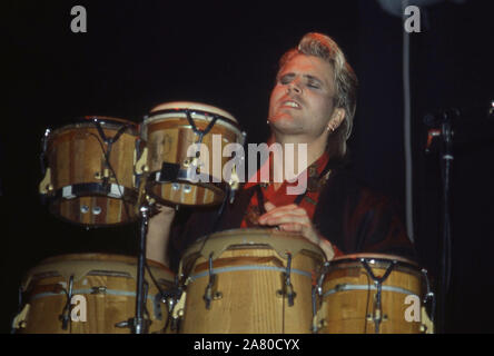 Spandau Ballet in scena a Londra 1985: John Keeble Foto Stock