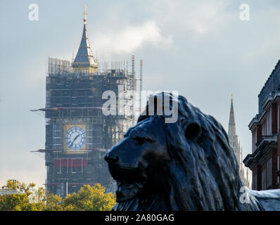 Trafalgar Square, Londra, Regno Unito. 5 novembre 2019. Sole autunnale sul Big Ben. Credito: Matteo Chattle/Alamy Live News Foto Stock