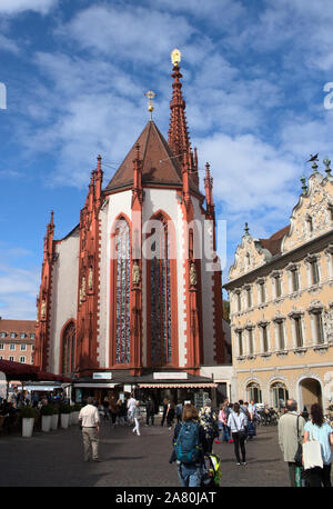 La Marienkapelle in piazza del mercato accanto al Falcon Hpuse, Wurzburg, Baviera, Germania Foto Stock
