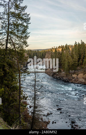 Fiume Spokane in stato di Riverside Park Foto Stock