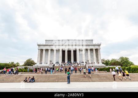 Un ampio angolo di visione di Licoln Memorial sul National Mall di Washington, DC, Stati Uniti d'America. Foto Stock