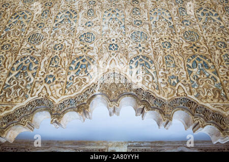 Granada, Spagna : Close up delle decorazioni del qubba sala principale del XIII secolo Cuarto Real de Santo Domingo - Royal Quarti di Santo Domingo Foto Stock