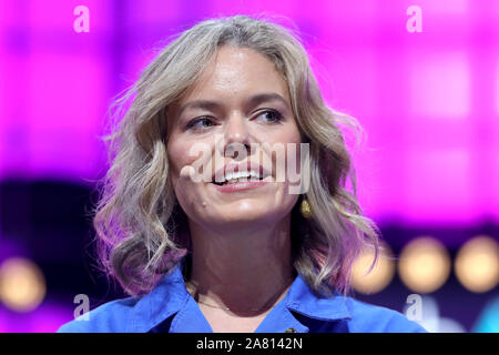 Lisbona, Portogallo. 5 Novembre, 2019. CEO WikipediaÃs Katherine Maher offre un discorso durante l'annuale Vertice Web technology conference di Lisbona, in Portogallo il 5 novembre 2019. Credito: Pedro Fiuza/ZUMA filo/Alamy Live News Foto Stock