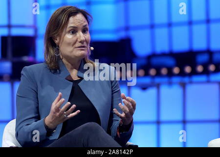 Lisbona, Portogallo. 5 Novembre, 2019. Booking.comÃS Presidentessa Gillian Tans parla durante l'annuale Vertice Web technology conference di Lisbona, in Portogallo il 5 novembre 2019. Credito: Pedro Fiuza/ZUMA filo/Alamy Live News Foto Stock