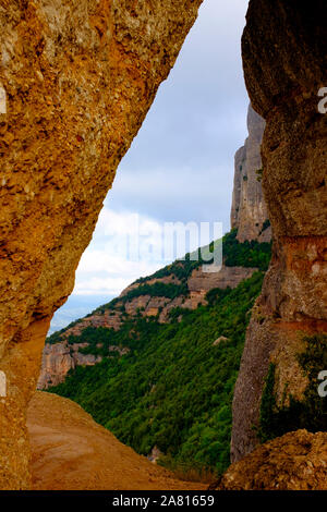 La Roca Foradada, Las Agulles, Montserrat, montagna, Catalogna Foto Stock