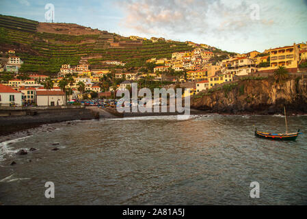 Madeira, Portogallo. Il 27 novembre 2019. Camara de Lobos in Isola di Madeira, Portogallo. Foto Stock