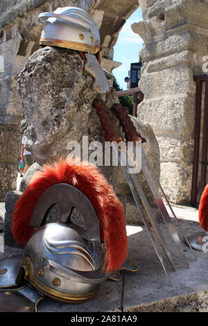 Elmo romano in Arena di Pola, Croazia Foto Stock