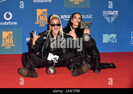 Loredana Zefi e Juju che frequentano gli MTV EMAs 2019 a FIBES Conference and Exhibition Center il 3 novembre 2019 a Siviglia, Spagna. Foto Stock